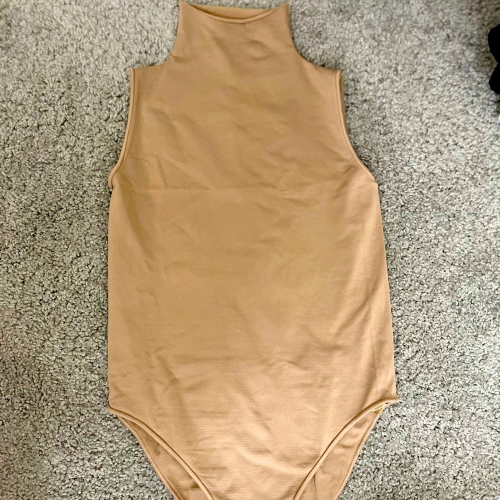 Skims Mock Neck Sleeveless Bodysuit size S/M